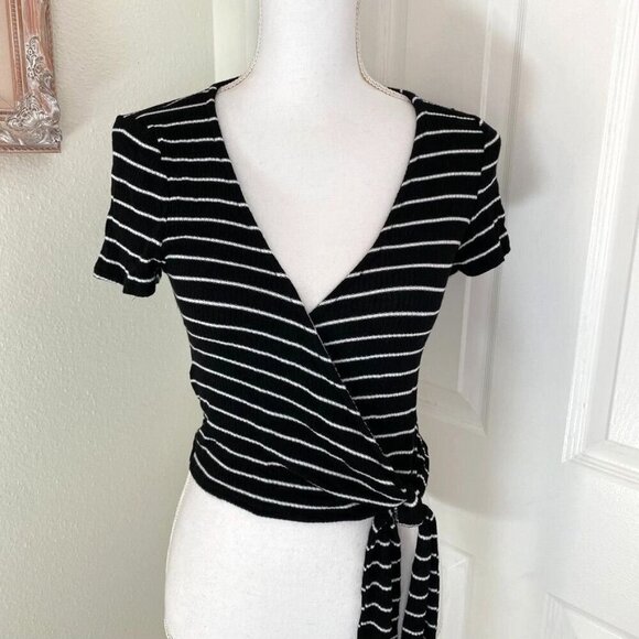 Project Social T x Urban Outfitters Ribbed Wrap Top Size Medium Black White - Picture 3 of 7